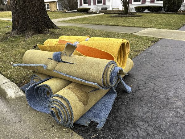 Carpet Haul Away Service in Bettendorf